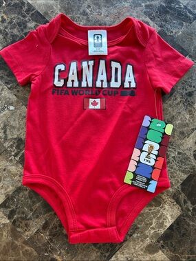 NWT 🆕 World Cup FIFA Official Canada Red Baby One-Piece Bodysuit 12-18 months